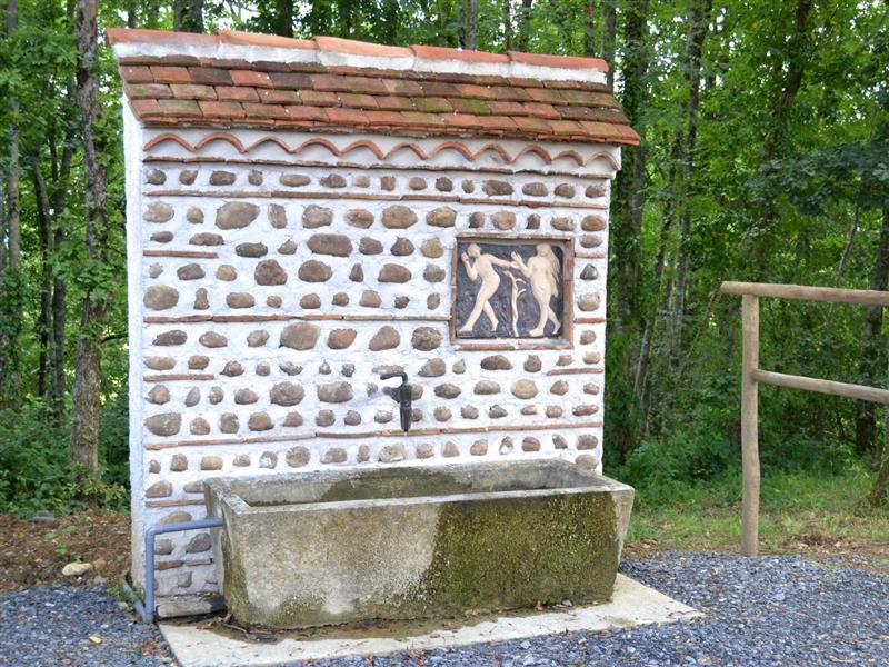 Le village des fontaines Petit patrimoine rural à MONCAUP (64)