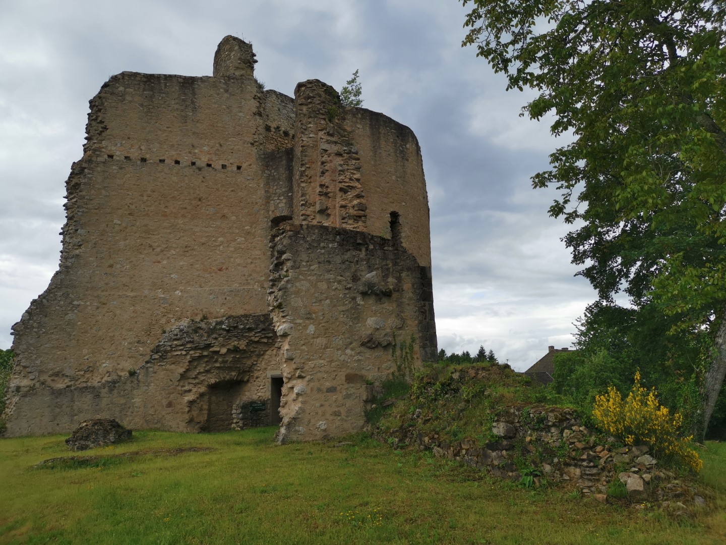 Boucle Locale N°56 Pierre d’Aubusson et la vallée du Thaurion, Le Monteil-au-Vicomte - photo 2