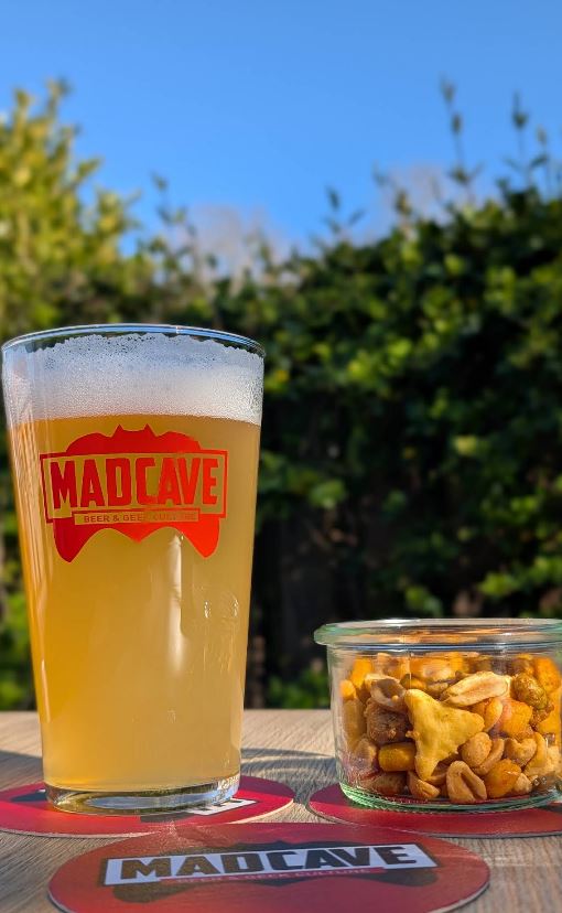 Mad Cave - Bar à bières & jeux de société — photo 3