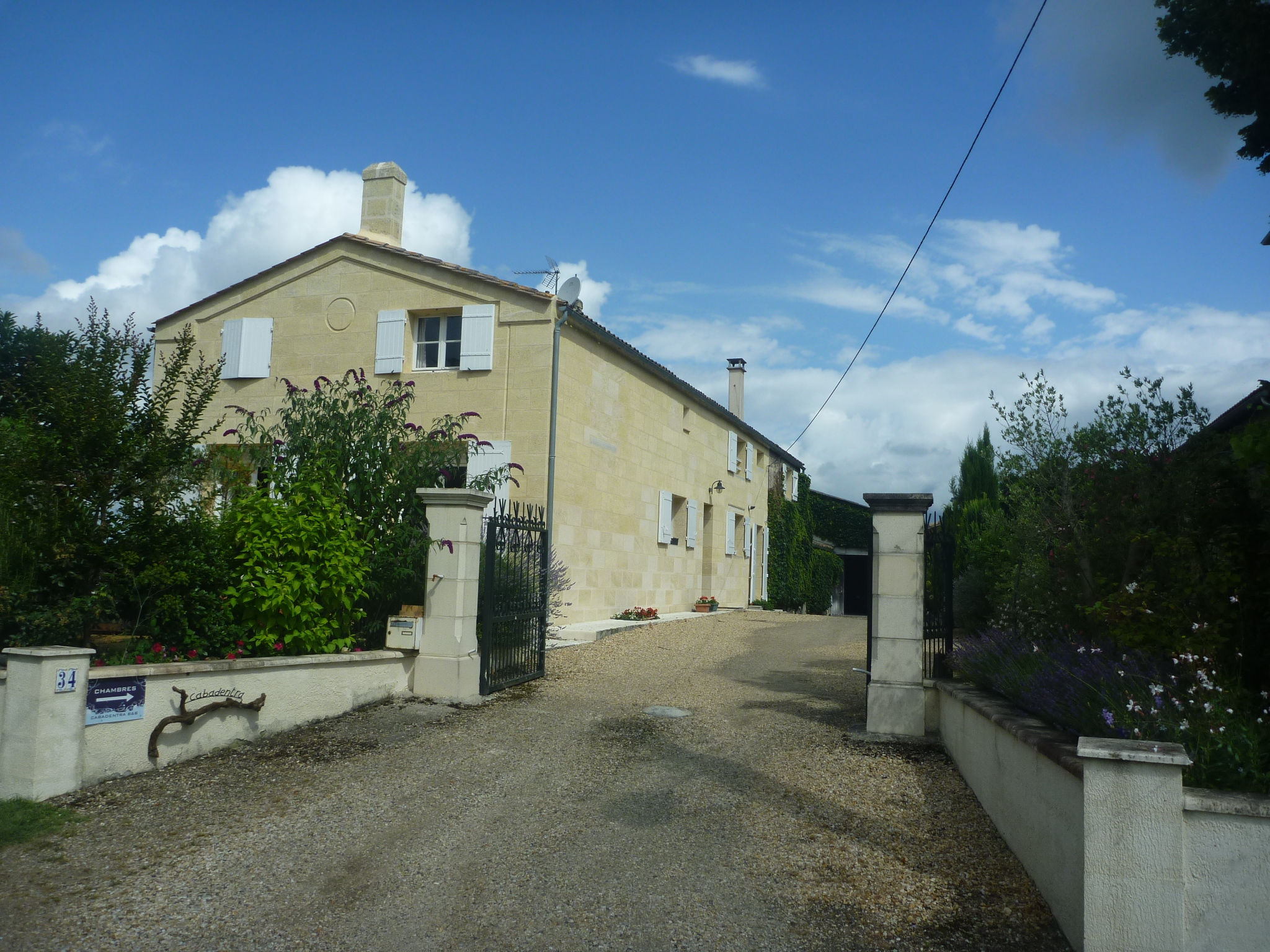 Cabadentra Saint-Emilion, chambre d'hôtes à Saint-Sulpice-de-Faleyrens