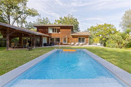 Maison avec piscine à 2 pas du Lac Mouriscot Maison avec piscine à 2 pas du Lac Mouriscot