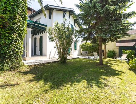 Appartement idéalement situé avec agréable jardin Appartement idéalement situé avec agréable jardin