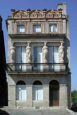 Maison aux Cariatides, Lauzun - photo 2