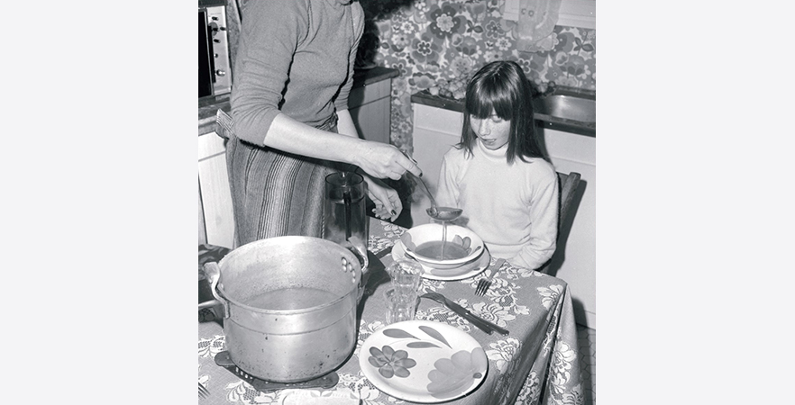 Manger à l'oeil. Les Français à table en deux siècles de photos