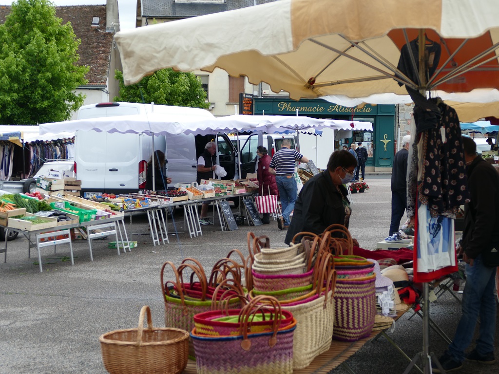 Marché hebdomadaire, Auzances - photo 2
