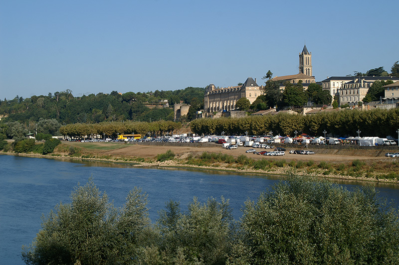 Marché hebdomadaire du samedi matin à La Réole, La Réole