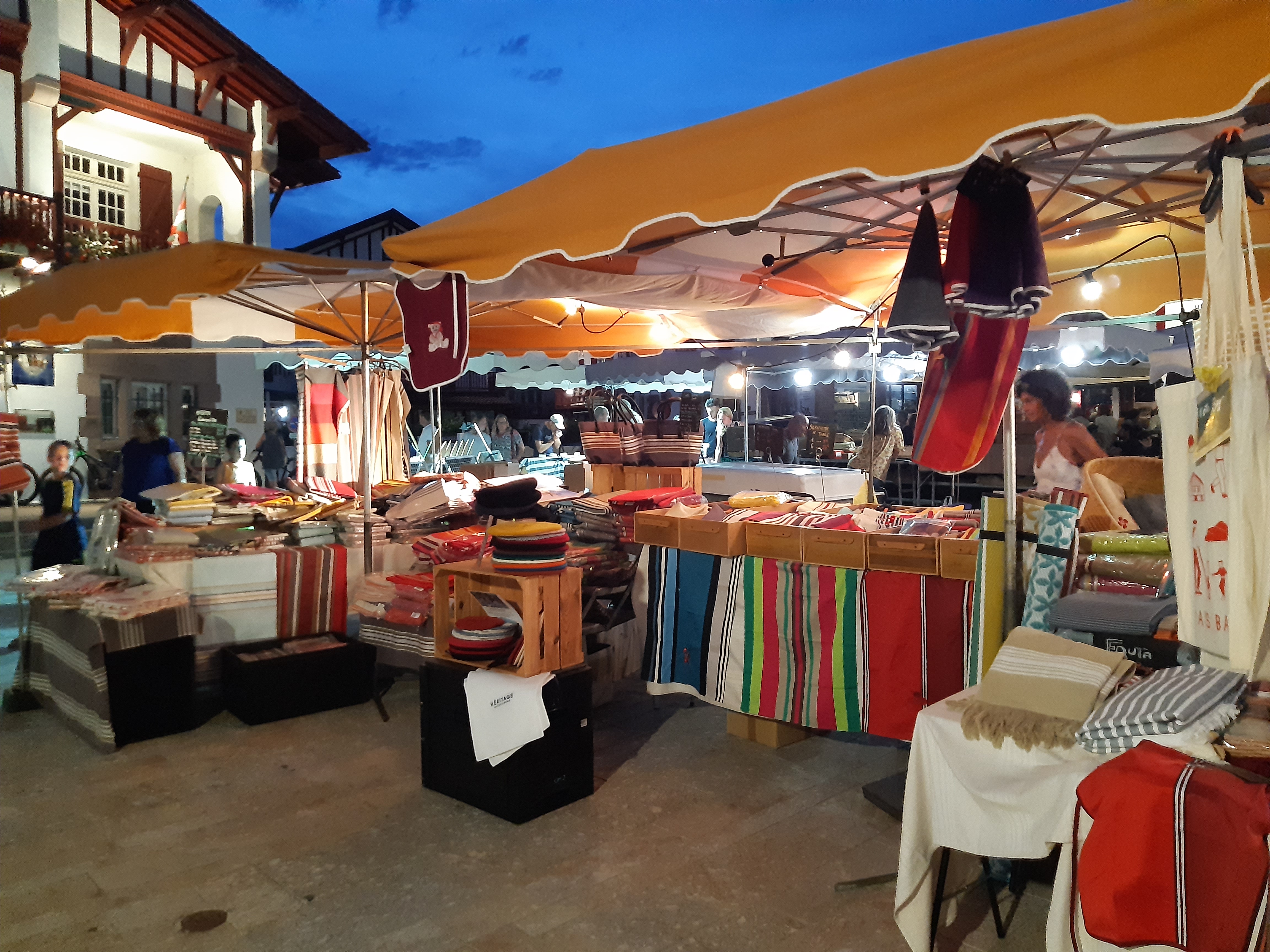 Marché nocturne