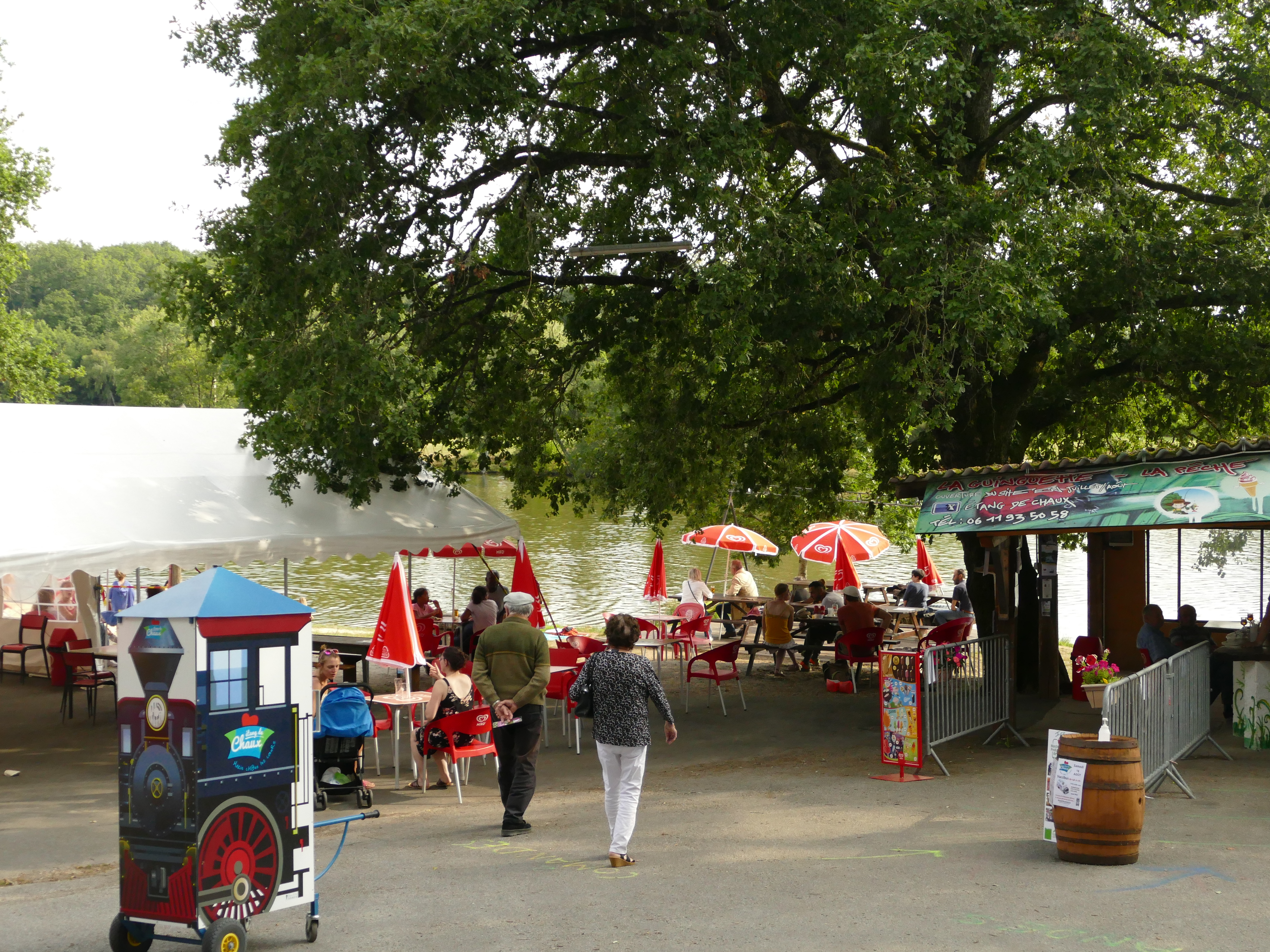 Etang de Chaux : Marchés semi-nocturne des producteurs de pays du réseau "Bienvenue à la ferme", Peyrat-la-Nonière - photo 2