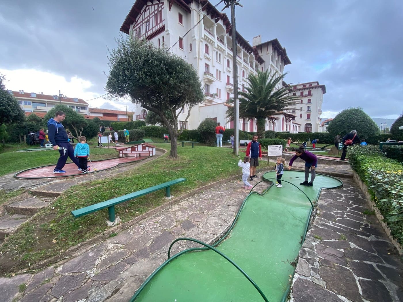 https://cdt64.media.tourinsoft.eu/upload/Mini-Golf---Semaines-des-Enfants---Hendaye-Tourisme.jpg