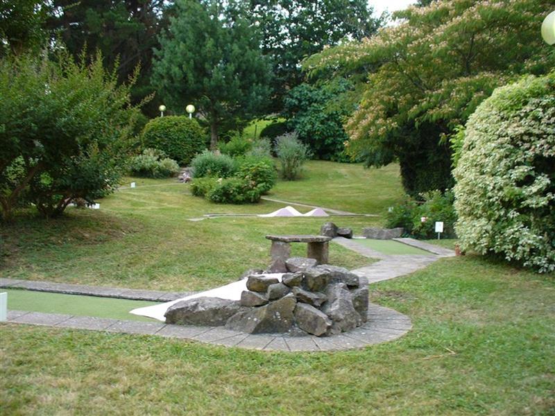  Mini Golf Larroinia
