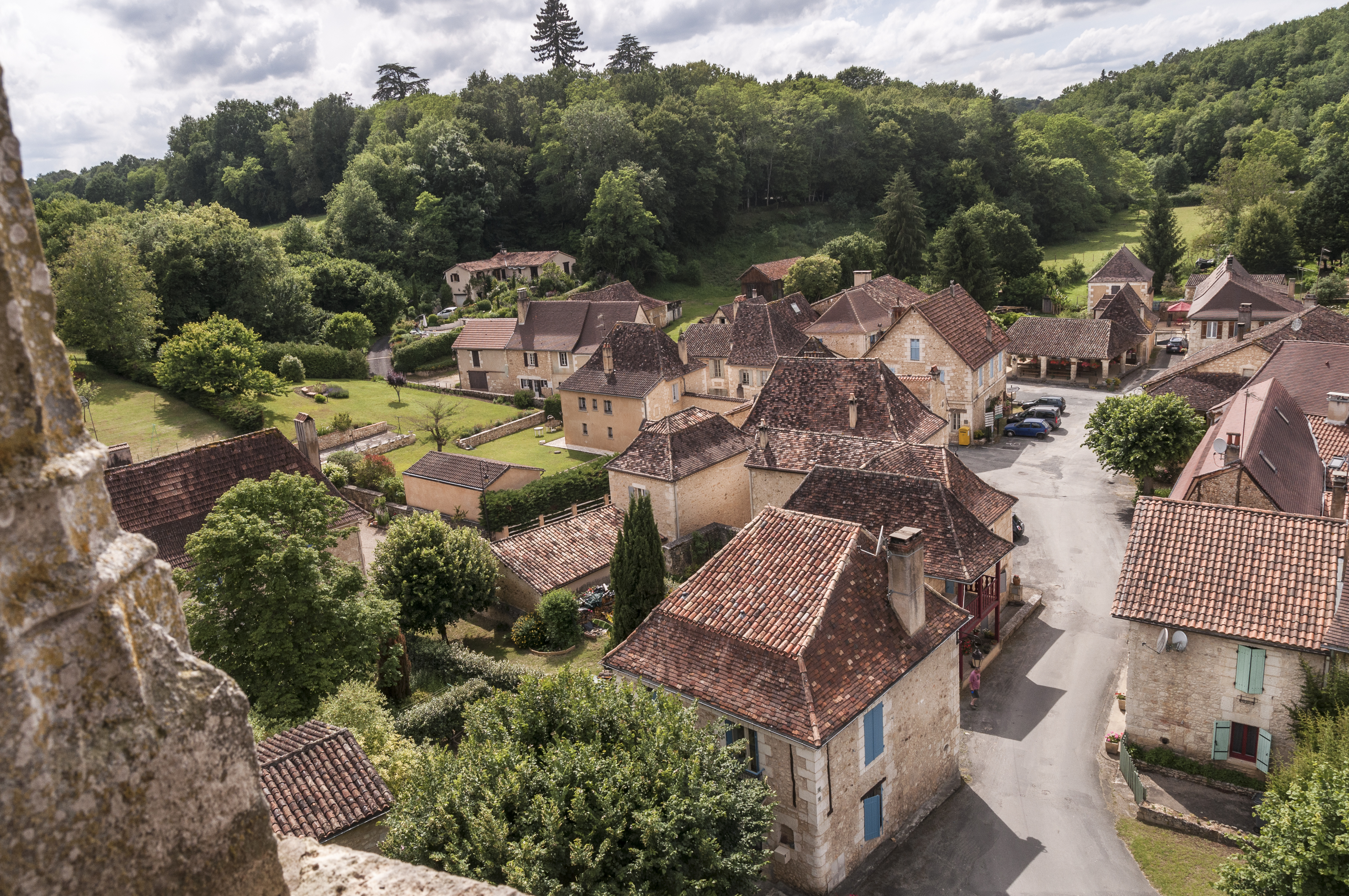 Visite guidée St Georges de Montclard « Une histoire de charmes »