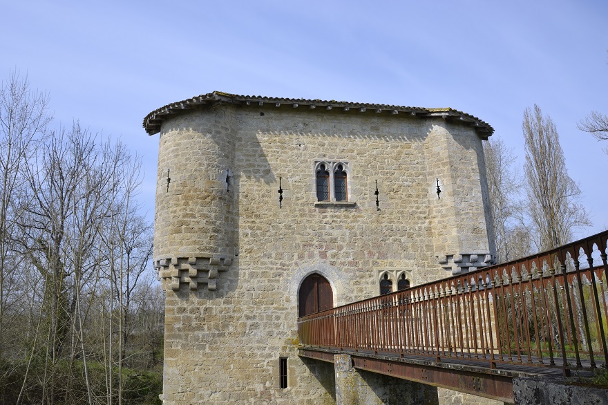 Moulin fortifié de Bagas, Bagas - photo 2