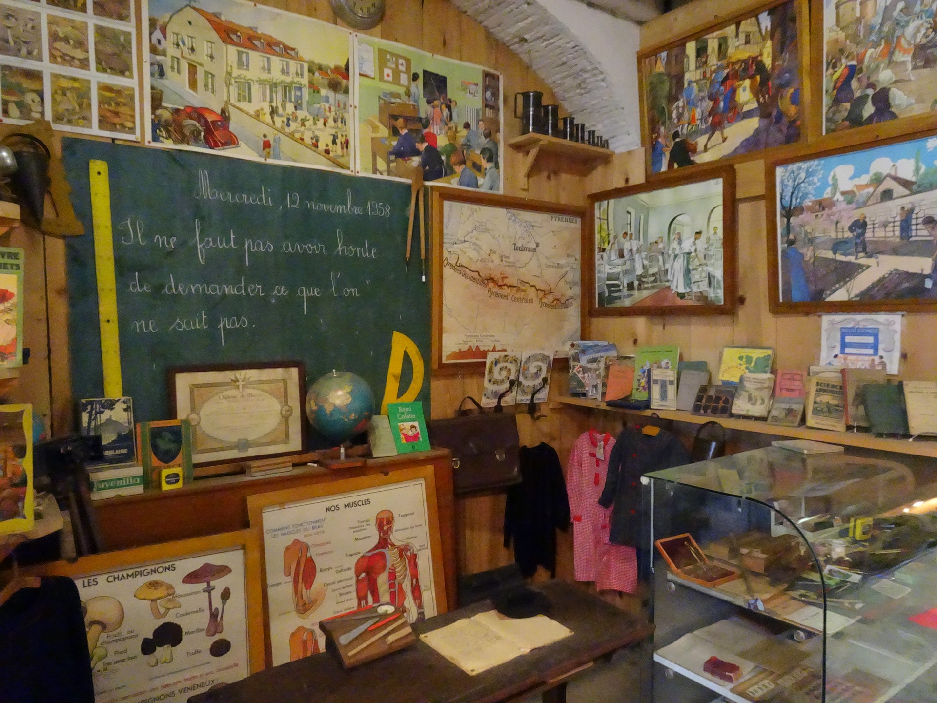 Les outils d'autrefois, la boite aux souvenirs