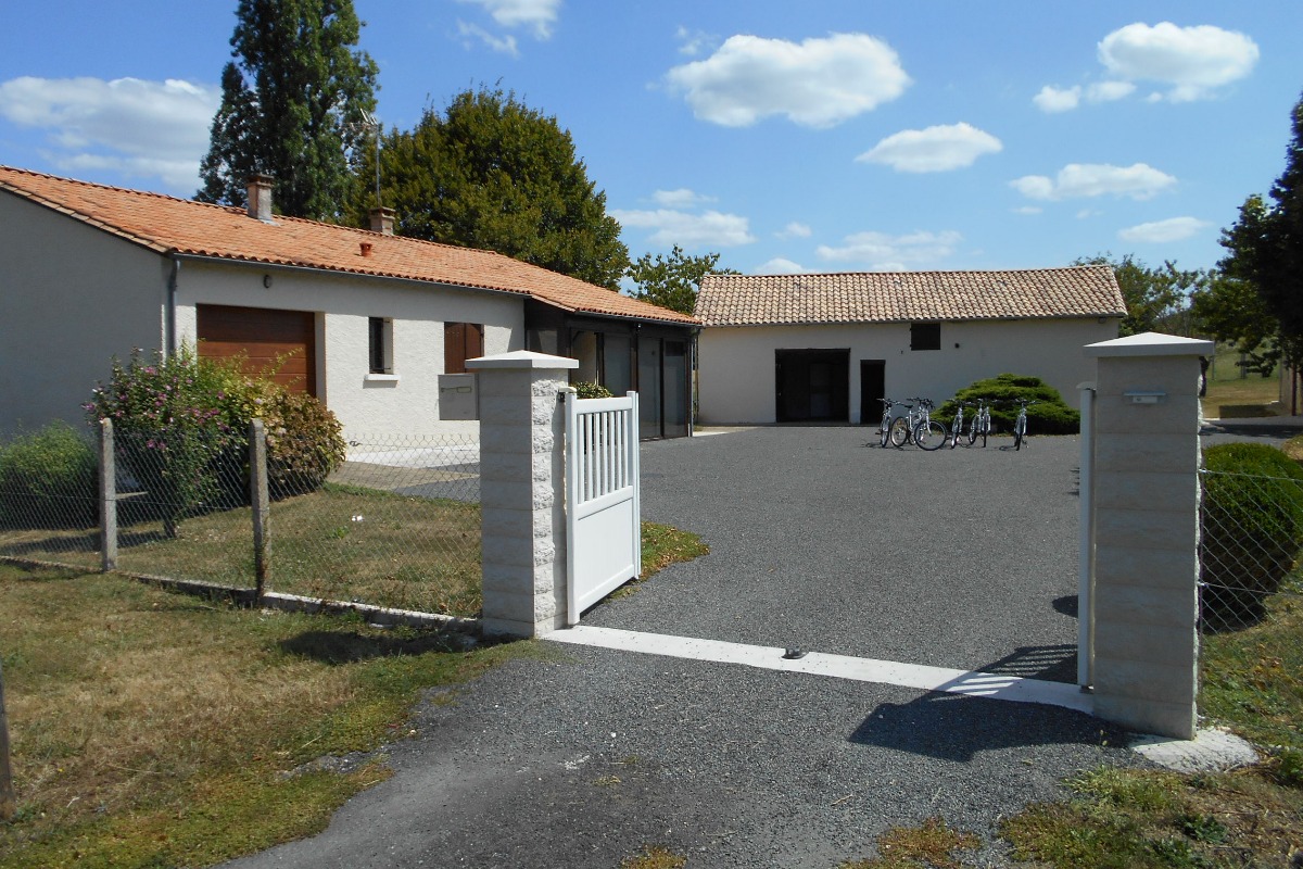 Gite Les Payants, Château-l'Évêque - photo 10