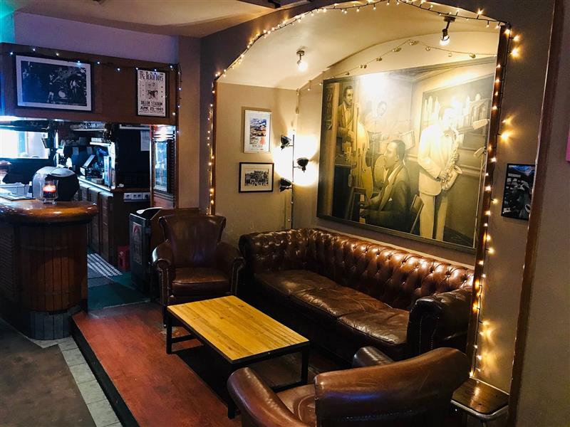 Newquay Pub