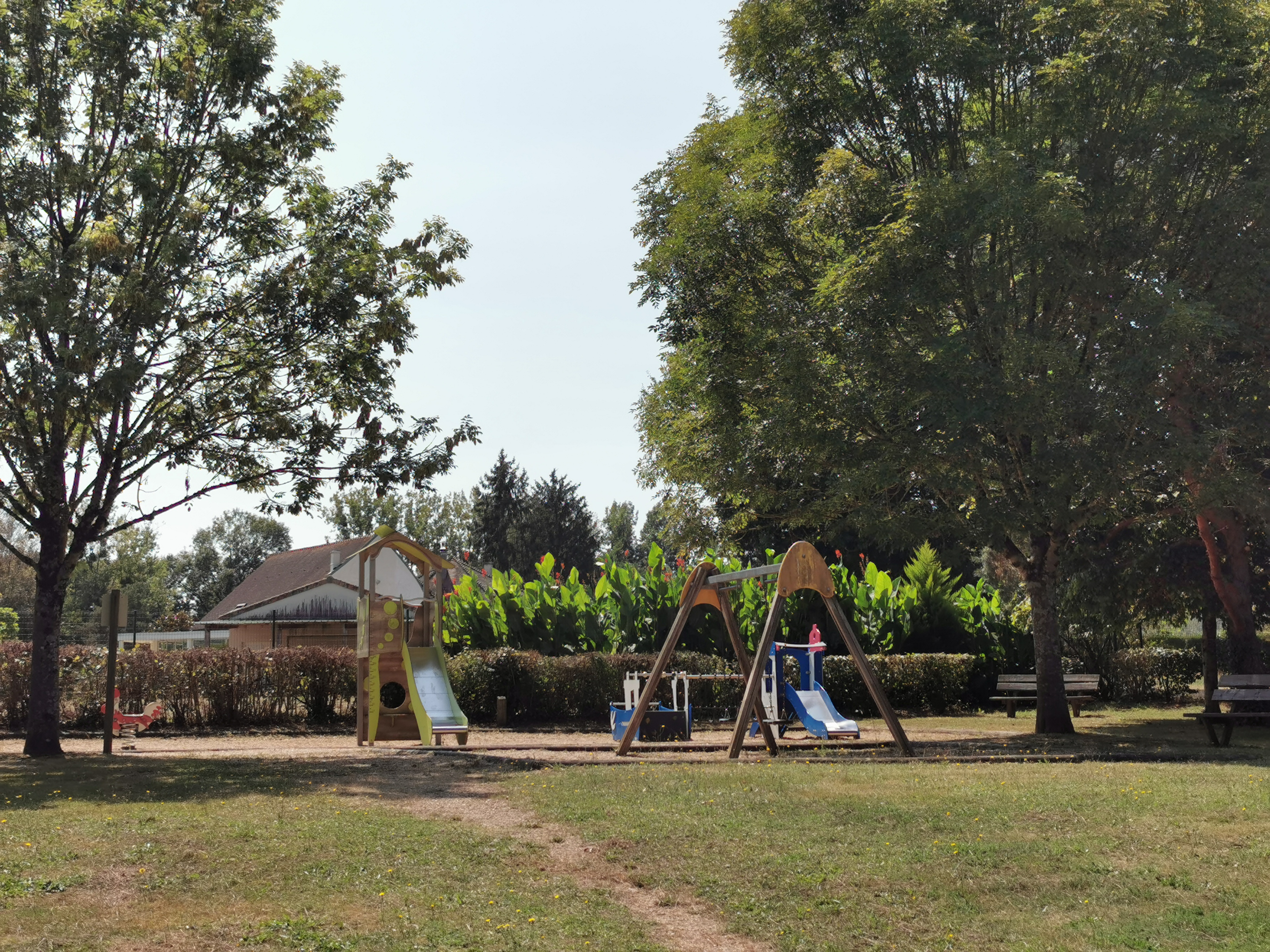 Aire d'accueil de Camping-Car de Nieuil-l'Espoir - photo 3