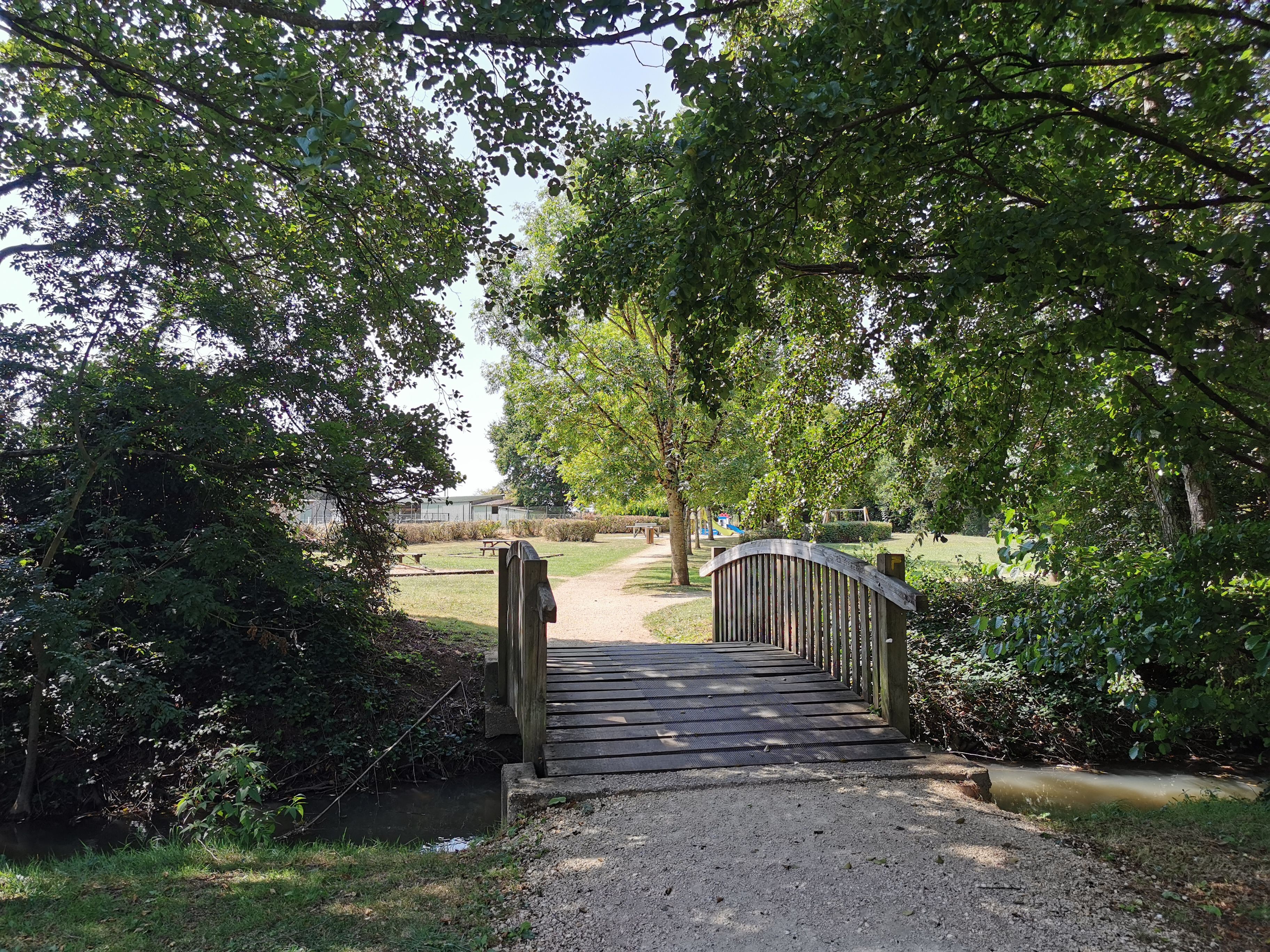 Aire d'accueil de Camping-Car de Nieuil-l'Espoir, Nieuil-l'Espoir - photo 10