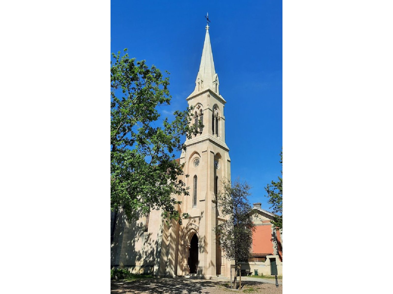 Église Sainte-Marie, Sallebœuf