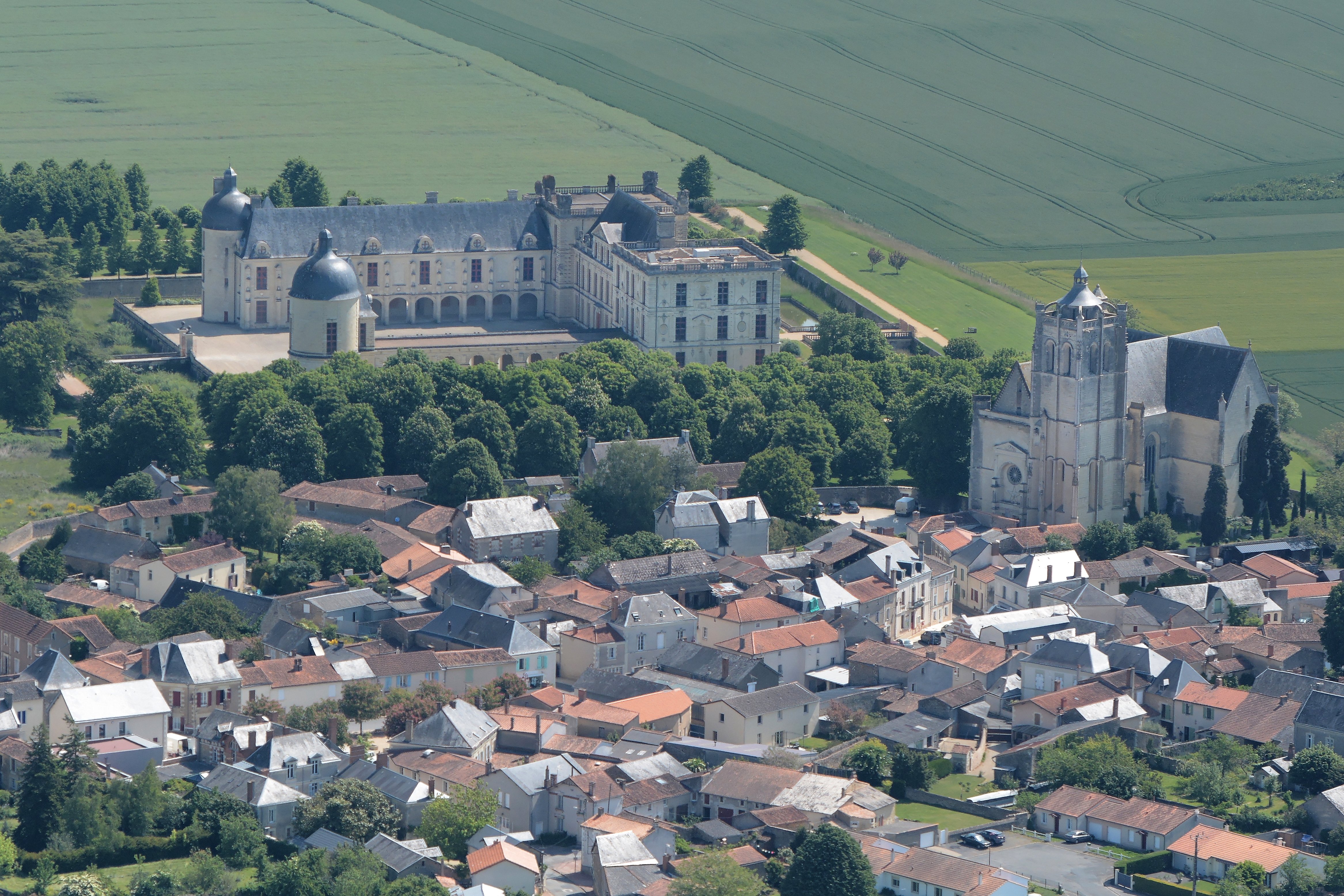 Château d'Oiron - Centre des Monuments Nationaux, Plaine-et-Vallées