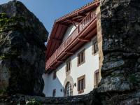 Oronozia-façade et roche