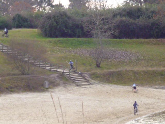 A Arjuzanx, la piste du lac - photo 4