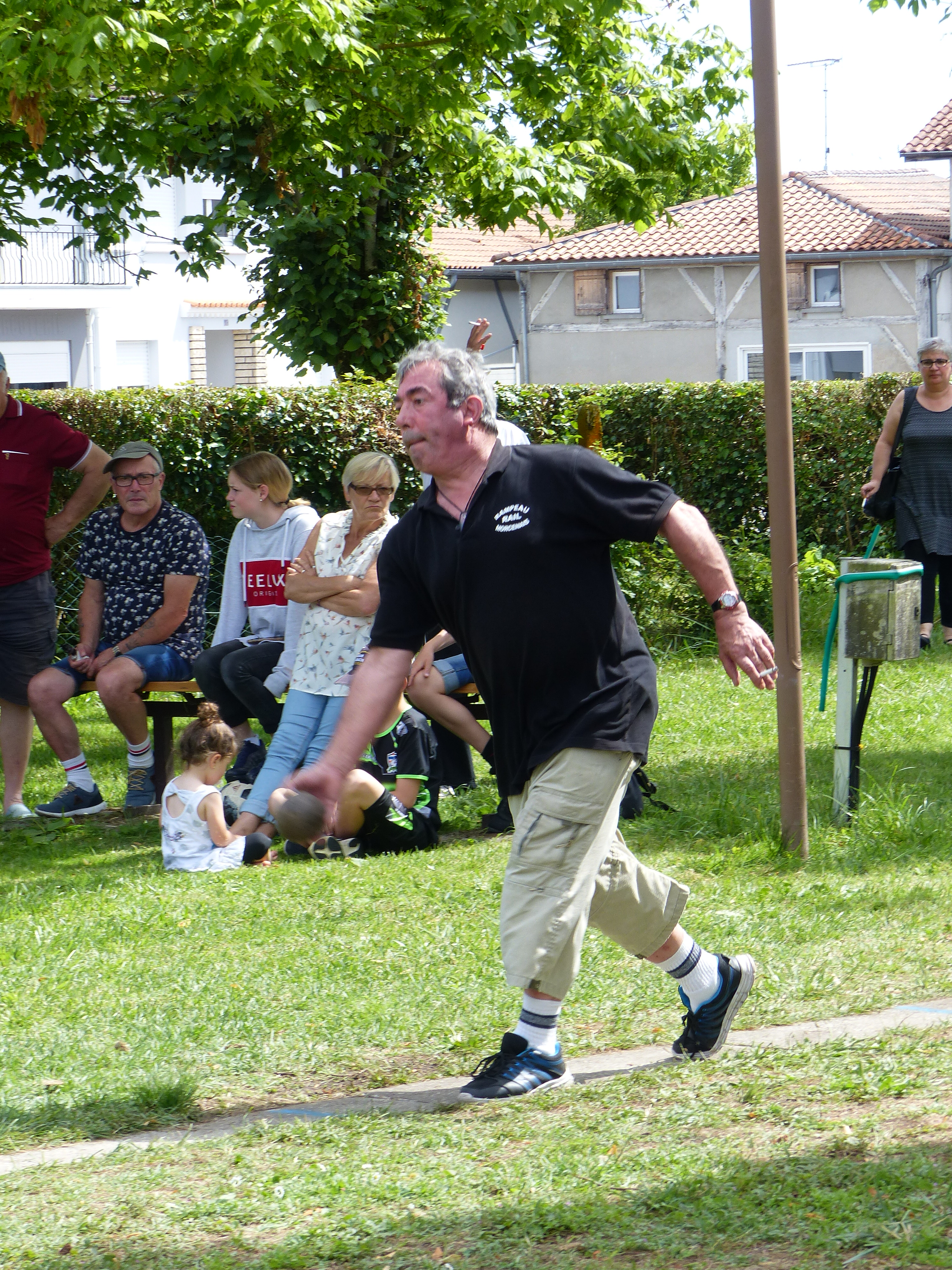 Michel vous initie au jeu de quilles de 6 et rampeau