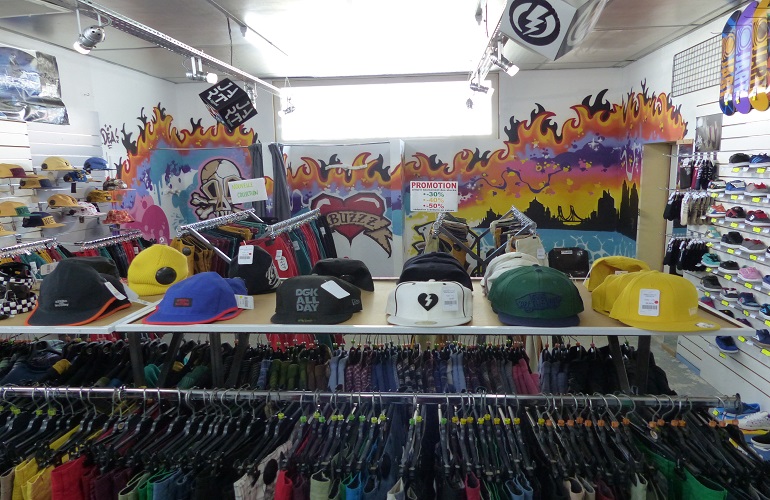 Buzzz Skate Shop — photo 2