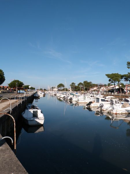Port de La Hume — Activités nautiques à Gironde