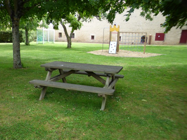 Aire de pique-nique à Assais-les-Jumeaux