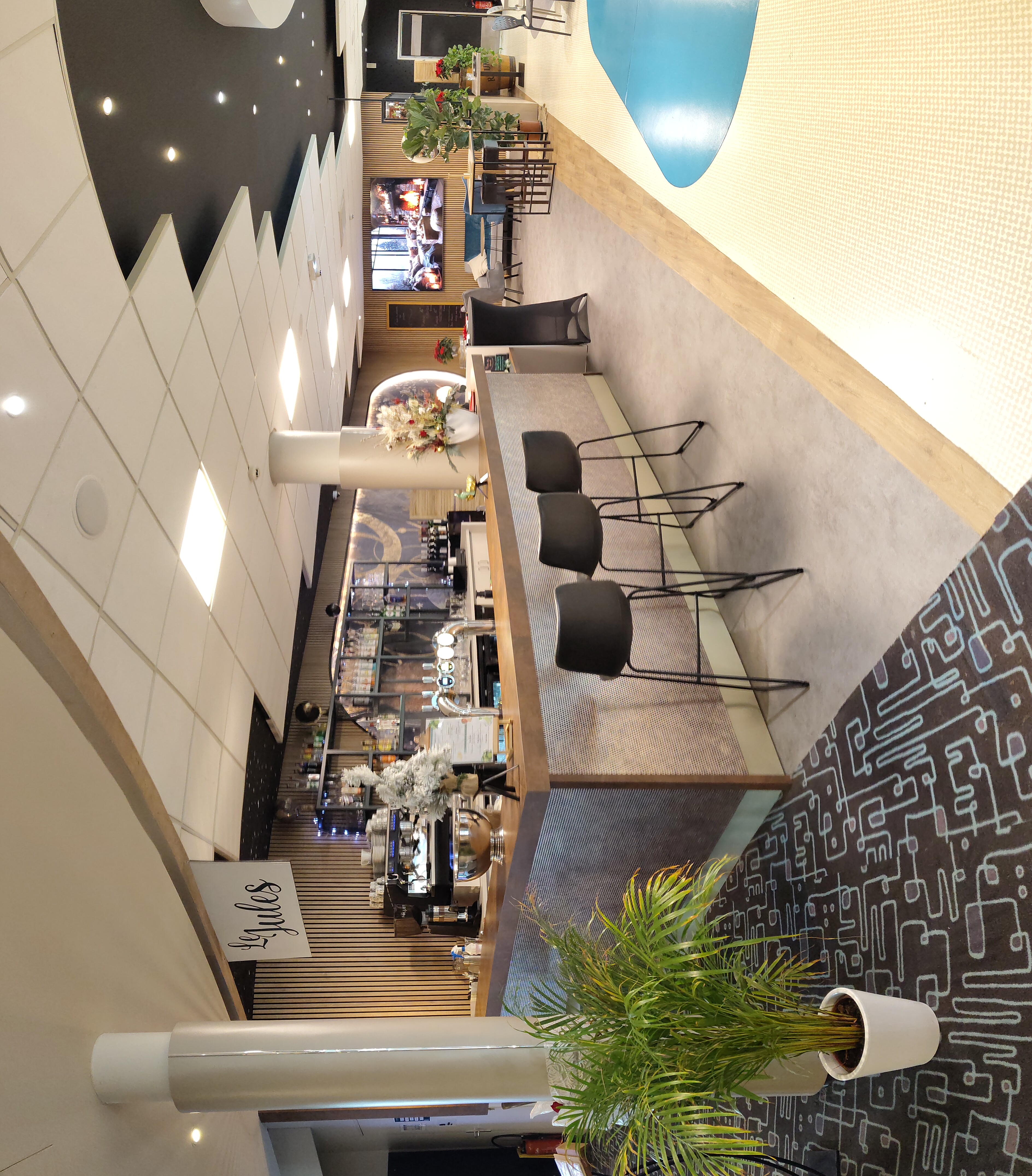 Hôtel Kyriad Poitiers Jules Verne Futuroscope - photo 2