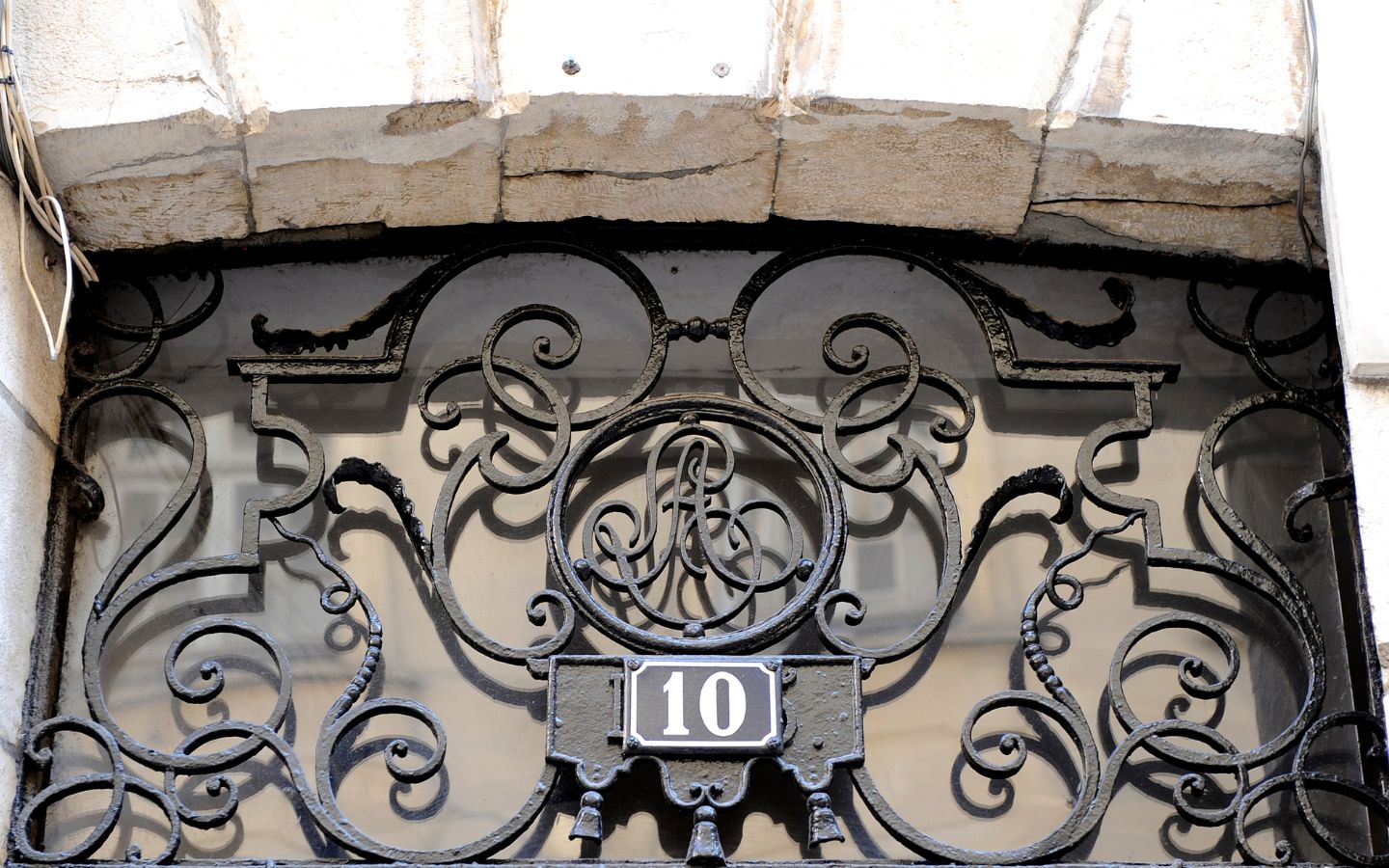 Pause Patrimoine : l'oeil aux aguets : volutes et palmettes