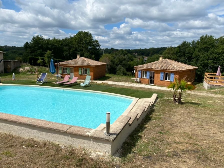 Par l'étang qui court