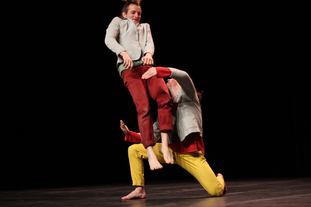 Saison culturelle // On avait dit qu’on se touchait pas Compagnie  Cirque Compost