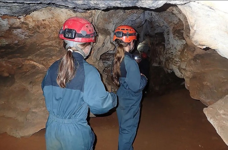 Été actif : Spéléologie