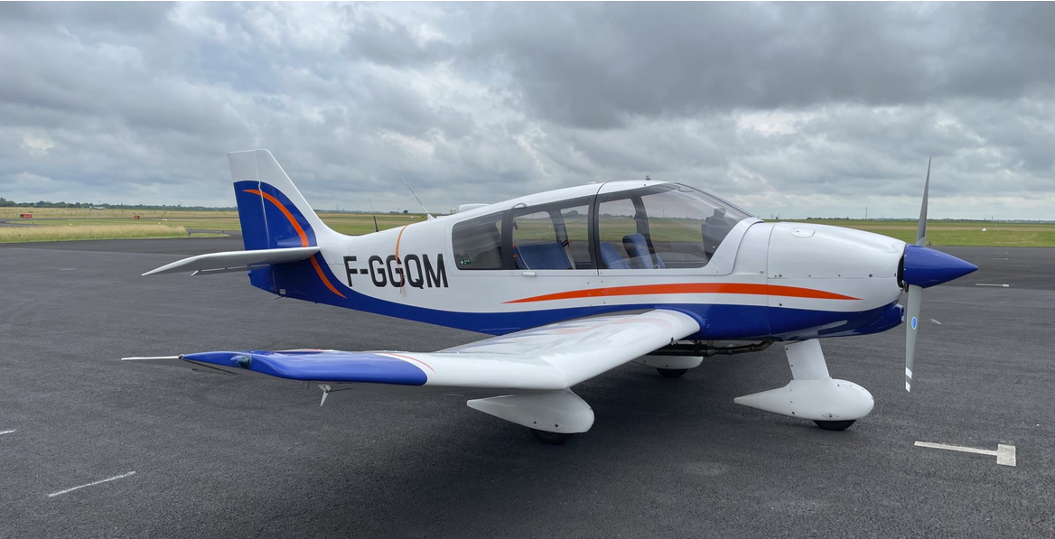 Aérodrome Niort-Marais poitevin : parachutisme