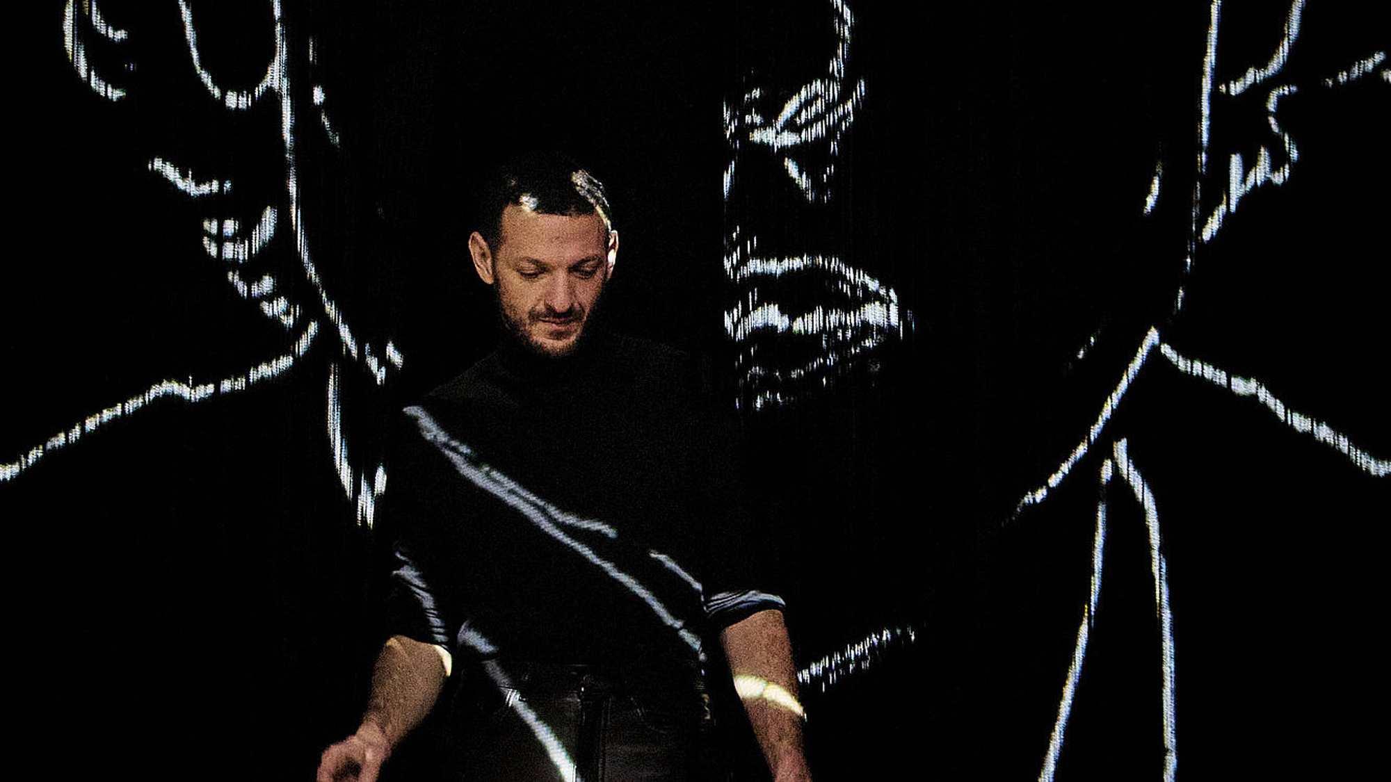 "Il ne m'est jamais rien arrivé" Vincent Dedienne - mise en scène Johanny Bert