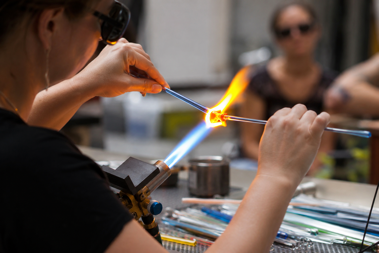 Démonstrations et initiations de verre au chalumeau avec Laetitia Andrighetto — visuel événement