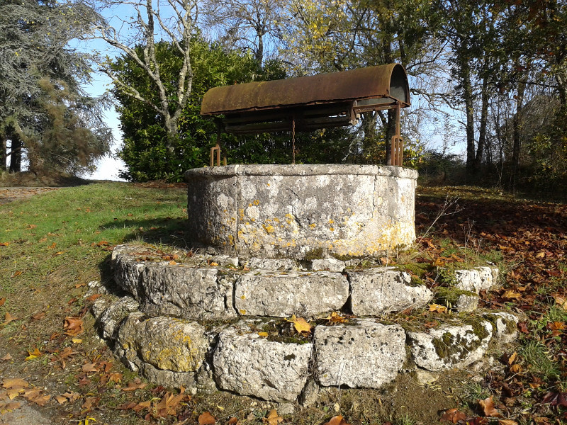 Sauvagnas, la traversée du bois de Courties, Sauvagnas