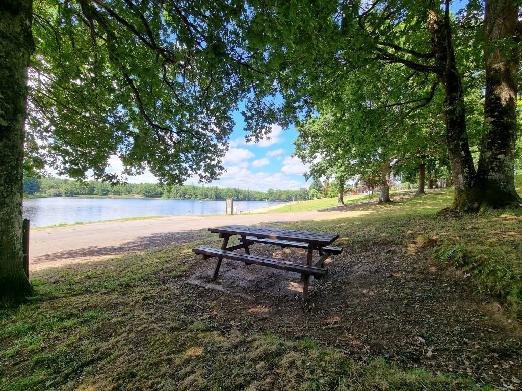 Aire de pique-nique au lac de Saint Mathieu - photo 3