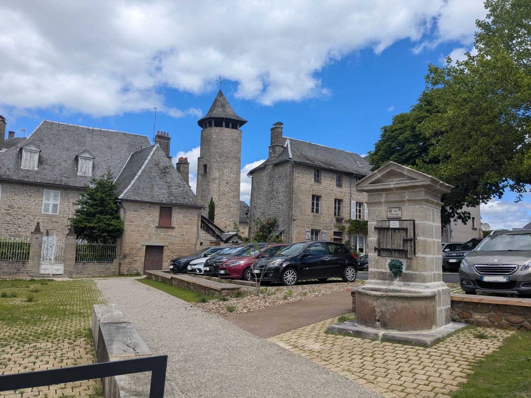 Aire de pique-nique Treignac centre — photo 2