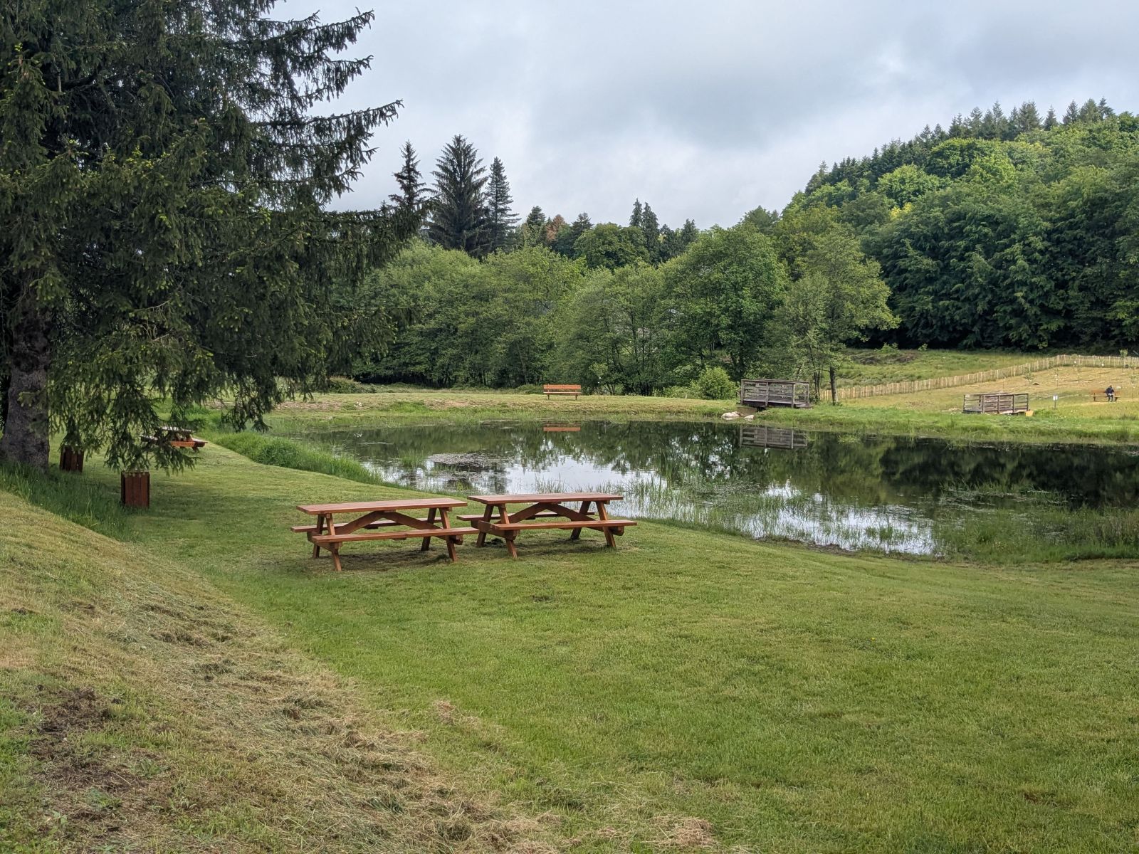 Aire de pique nique espace biodiversité de Lacelle — photo 3