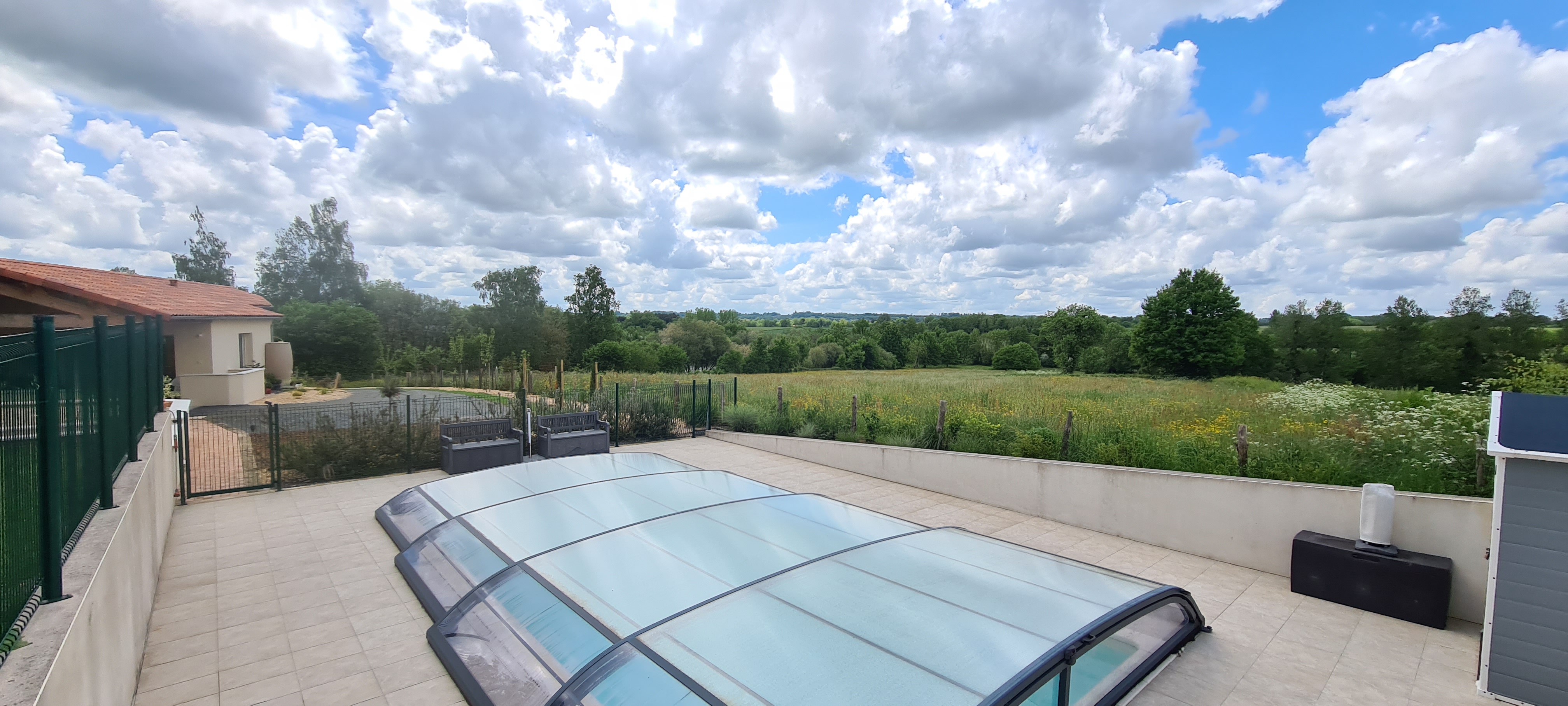 Grand Gite de Tir Na Nog, Secondigny