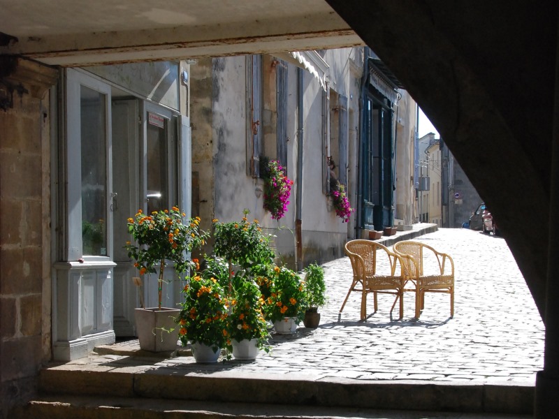 Place de la Cathédrale, Bazas - photo 4
