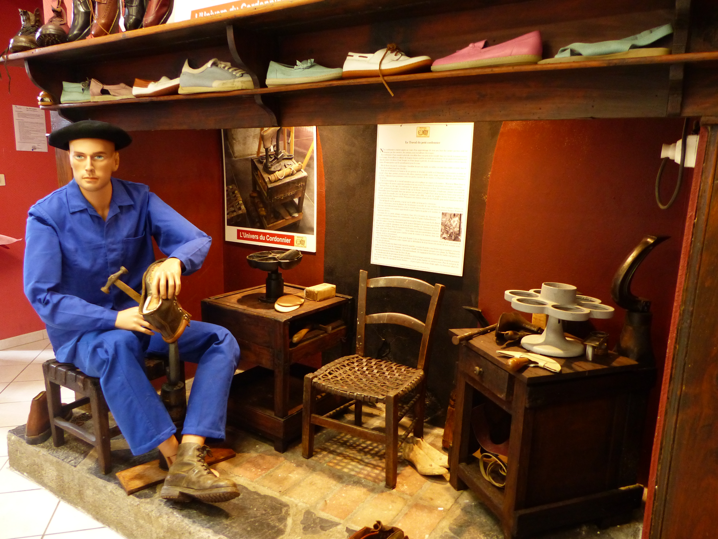 Salle de conservation de l'industrie locale