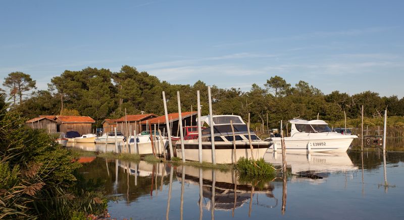 Port des Tuiles — Activités nautiques à Gironde