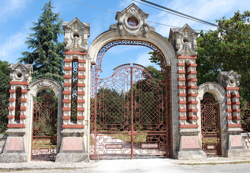 Portail_Château_Labrousse_St_Martin_Lacaussade_800x600_©Blaye_Tourisme_-_1852_(2