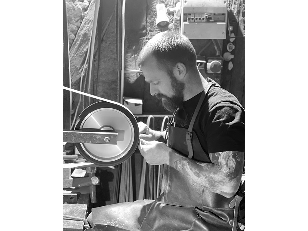 Cédric Destombes - l'atelier Caddarik, coutelier