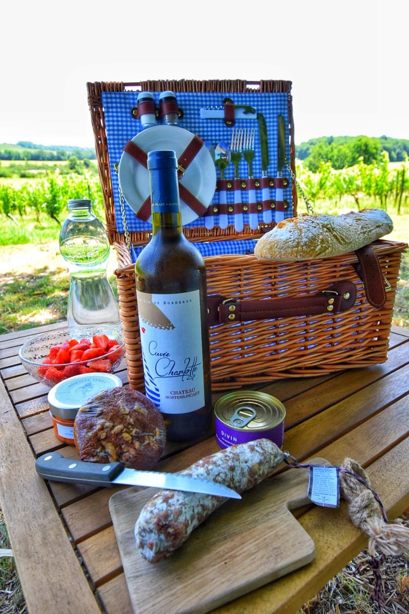 Pique-nique dans les vignes au Château Hostens-Picant, Les Lèves-et-Thoumeyragues