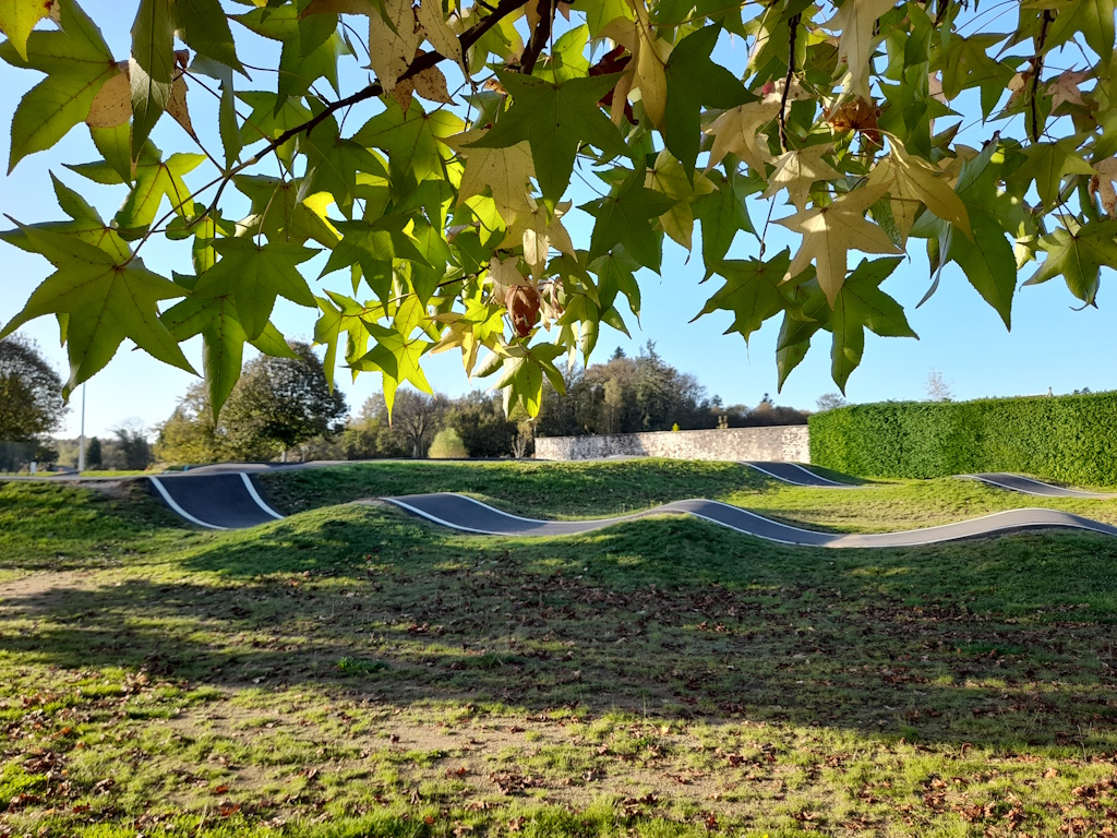 Pumptrack goudronnée de Champnétery, Champnétery - photo 3