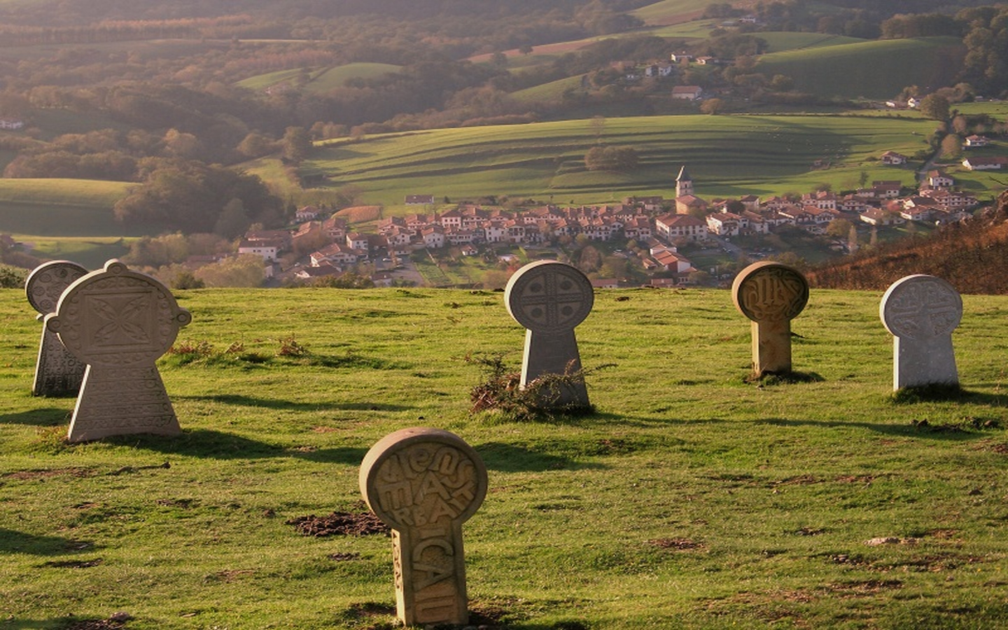 Randonnée accompagnée : crépuscule gourmand à la chapelle de l'Aubépine — visuel événement